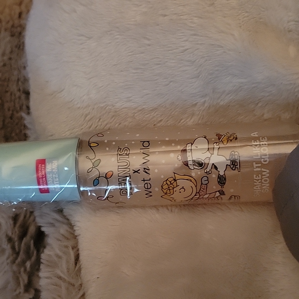Peanuts wet n wild illuminating face mist